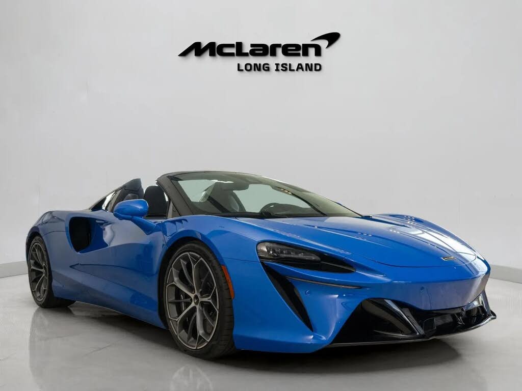 2026 McLaren Artura RWD photo 4