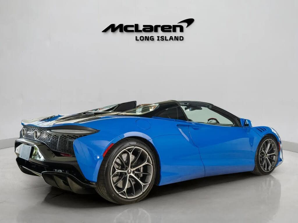 2026 McLaren Artura RWD photo 9