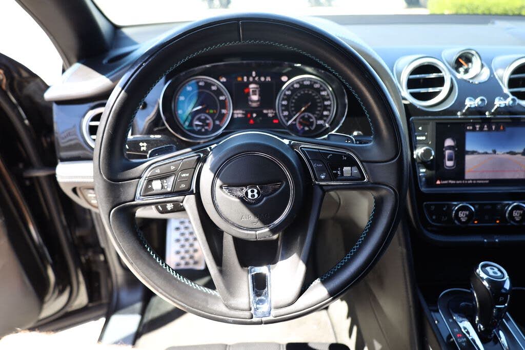 2017 Bentley Bentayga W12 AWD photo 13