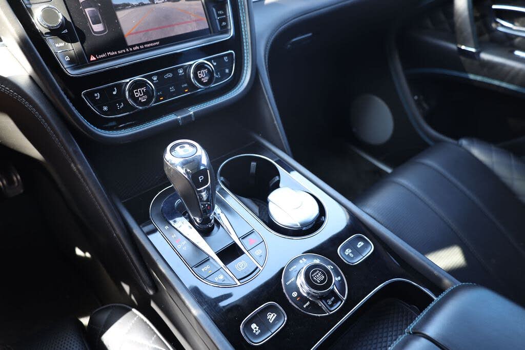 2017 Bentley Bentayga W12 AWD photo 17