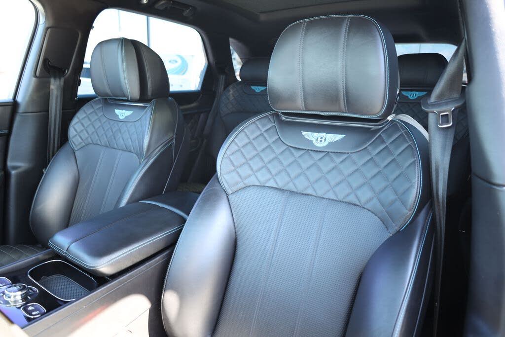 2017 Bentley Bentayga W12 AWD photo 18