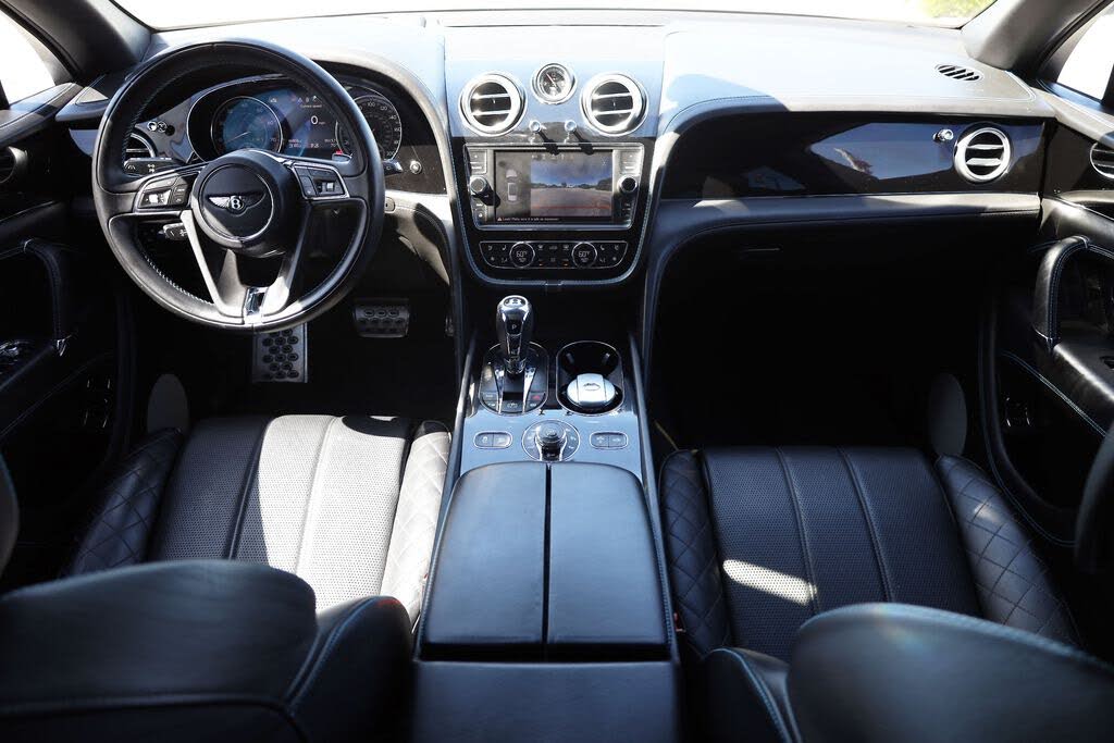 2017 Bentley Bentayga W12 AWD photo 20