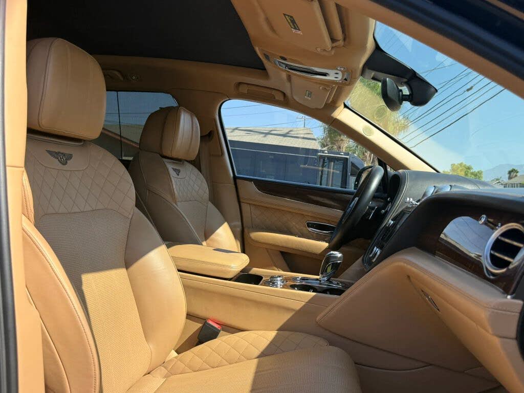 2017 Bentley Bentayga W12 AWD photo 19