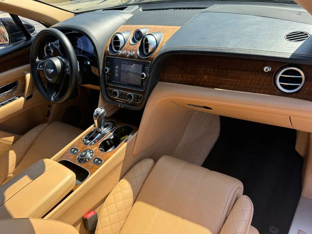 2017 Bentley Bentayga W12 AWD photo 20