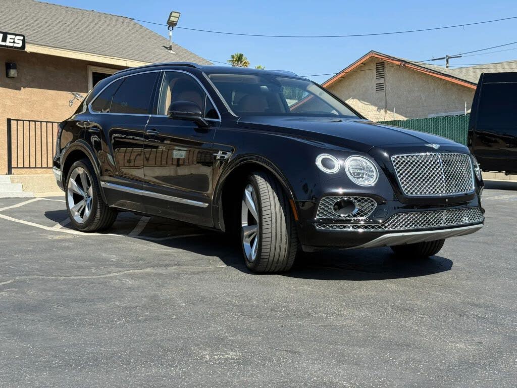 2017 Bentley Bentayga W12 AWD photo 3