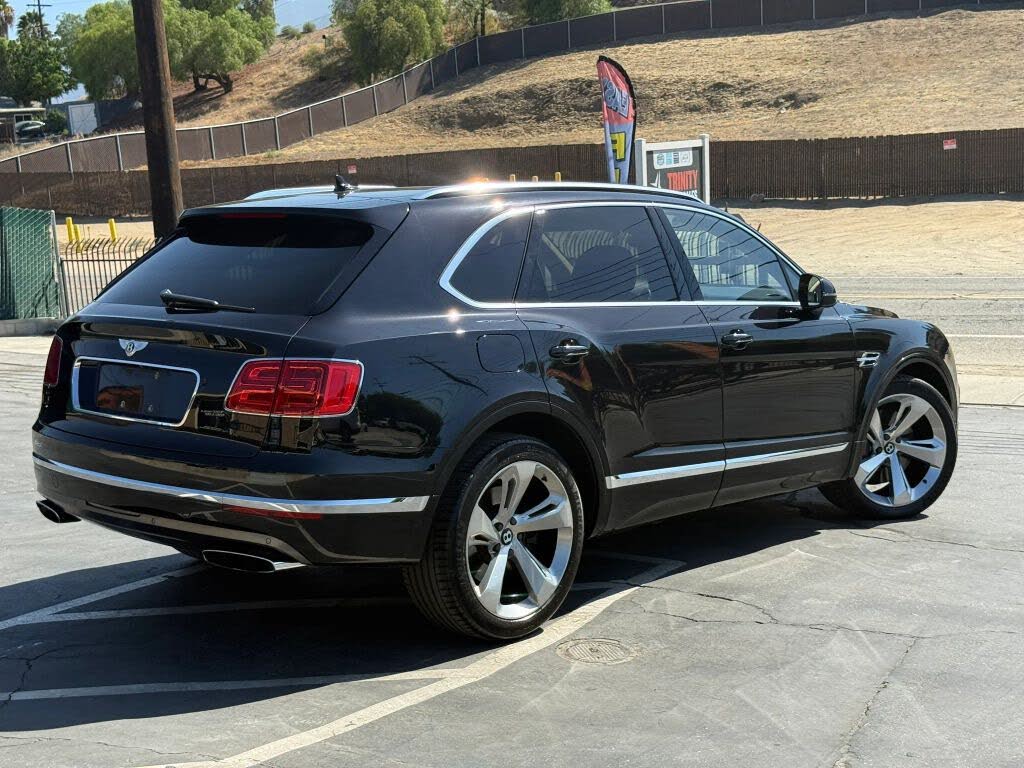 2017 Bentley Bentayga W12 AWD photo 4