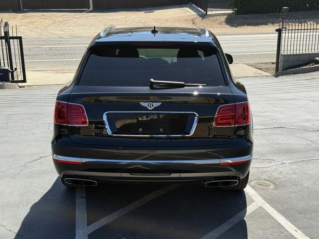 2017 Bentley Bentayga W12 AWD photo 5