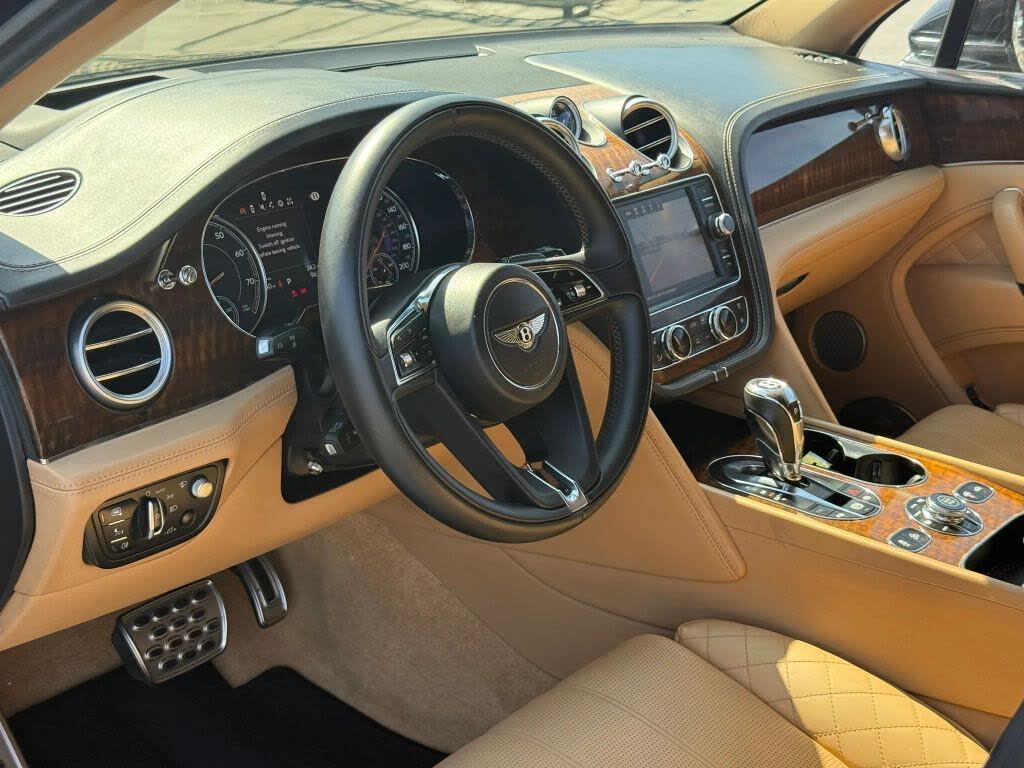 2017 Bentley Bentayga W12 AWD photo 8