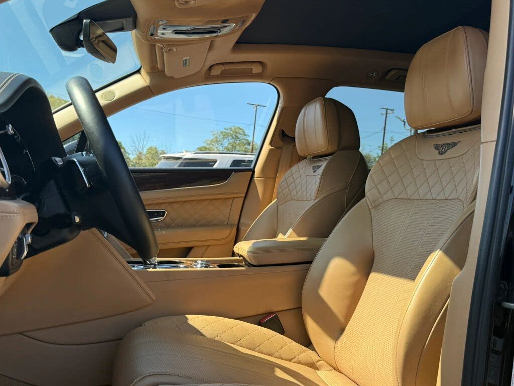 2017 Bentley Bentayga W12 AWD photo 10