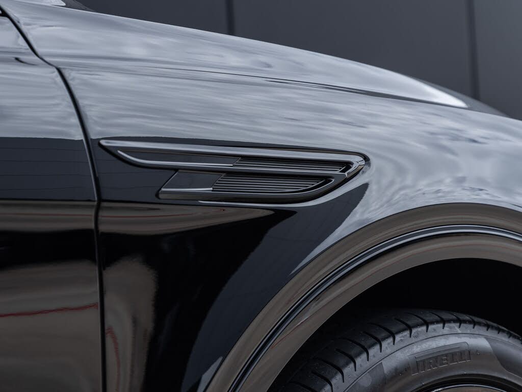 2023 Bentley Bentayga photo 18