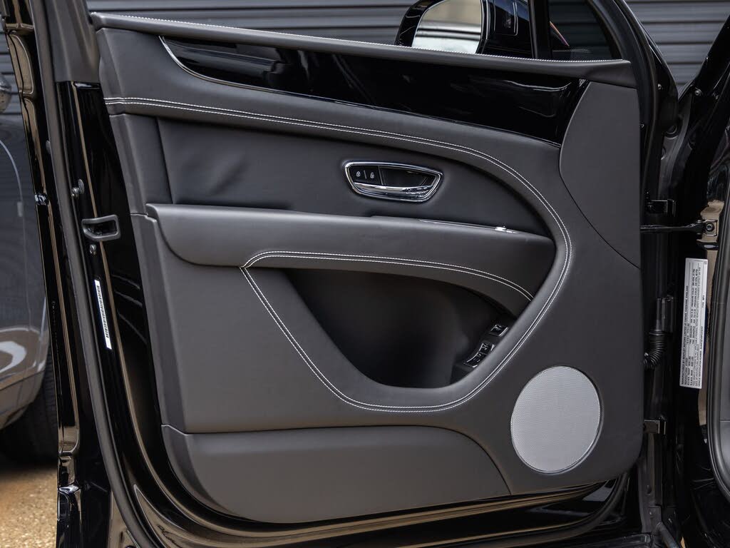 2023 Bentley Bentayga photo 19