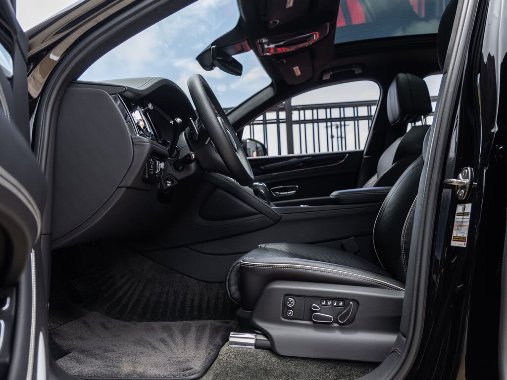 2023 Bentley Bentayga photo 22