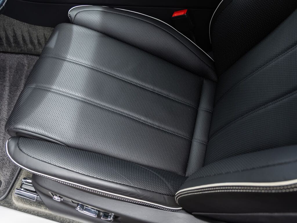 2023 Bentley Bentayga photo 24