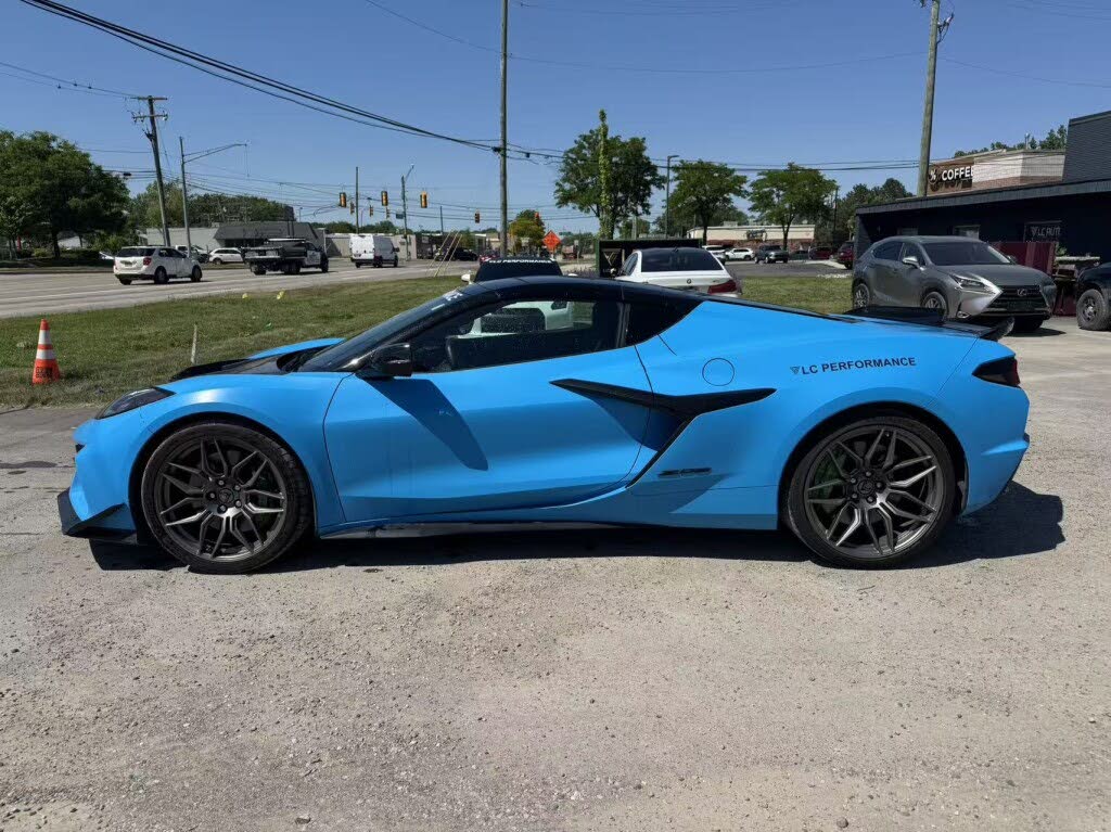 2023 Chevrolet Corvette Z06 1LZ Coupe RWD photo 2
