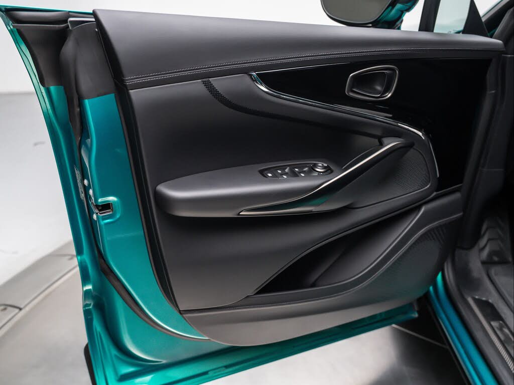 2026 Aston Martin DBX 707 AWD photo 23