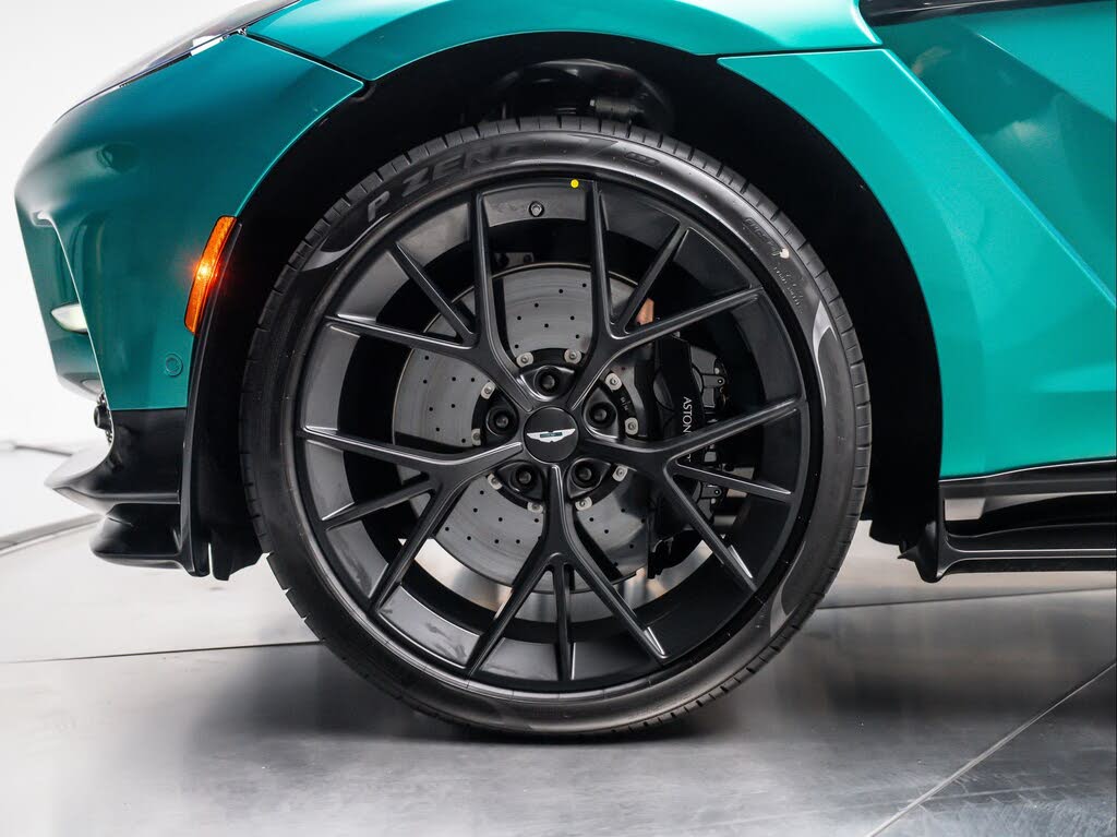 2026 Aston Martin DBX 707 AWD photo 4