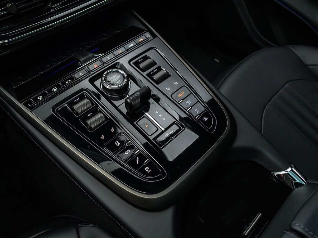 2026 Aston Martin DBX 707 AWD photo 9