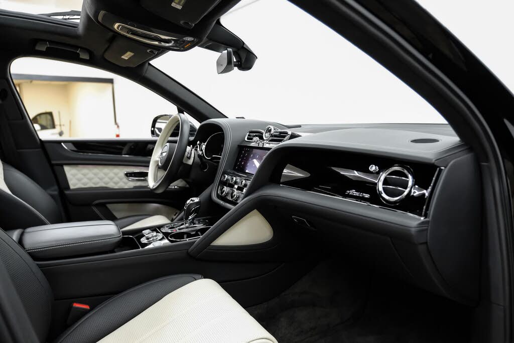 2023 Bentley Bentayga V8 AWD photo 11