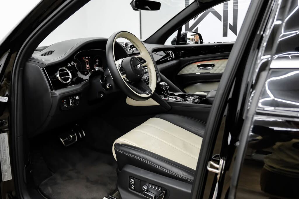 2023 Bentley Bentayga V8 AWD photo 13
