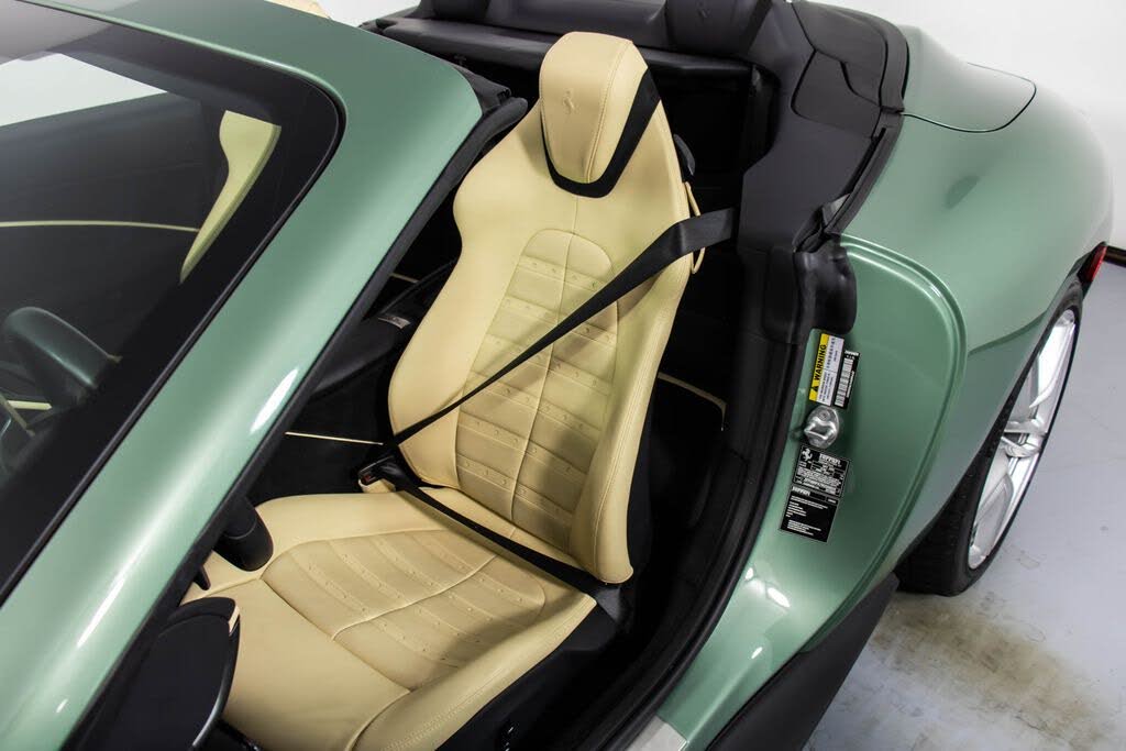 2024 Ferrari Roma Spider RWD photo 6