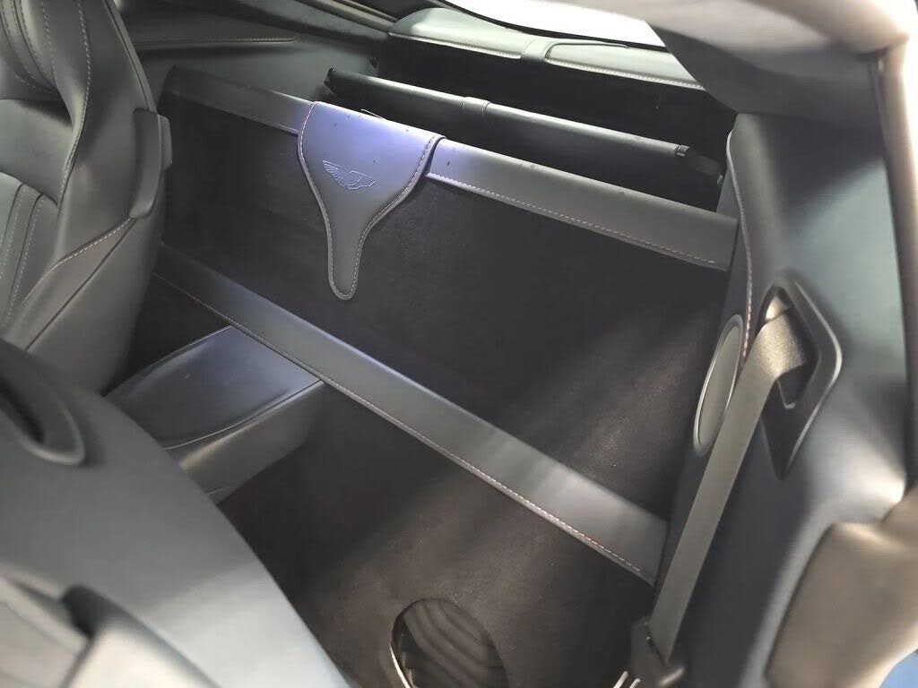 2020 Aston Martin Vantage RWD photo 3