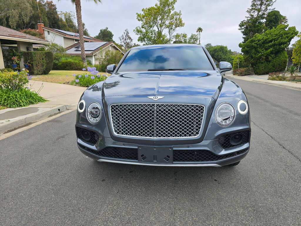 2018 Bentley Bentayga W12 Signature Edition AWD photo 2