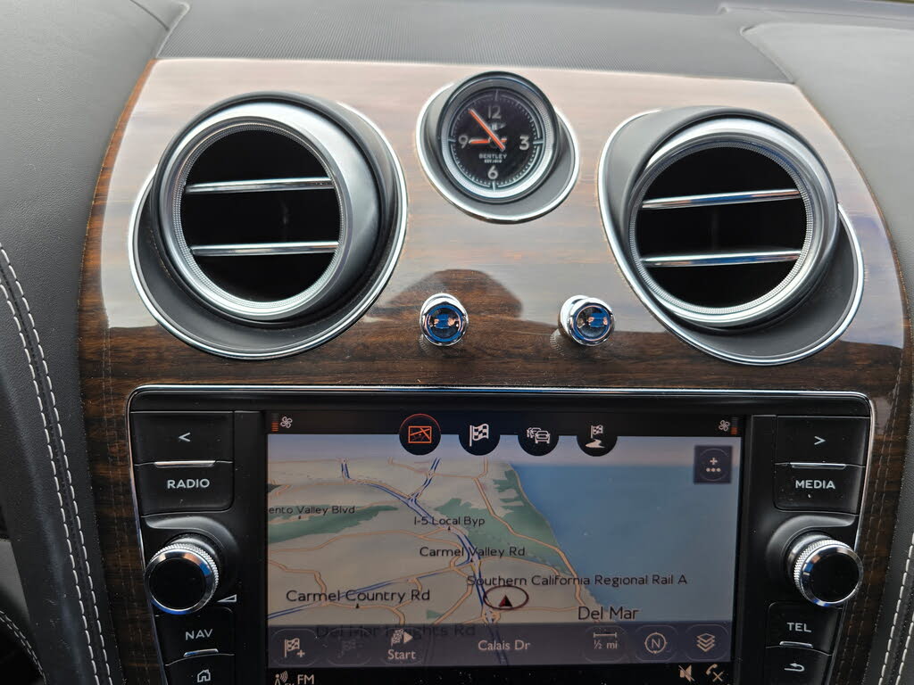 2018 Bentley Bentayga W12 Signature Edition AWD photo 13