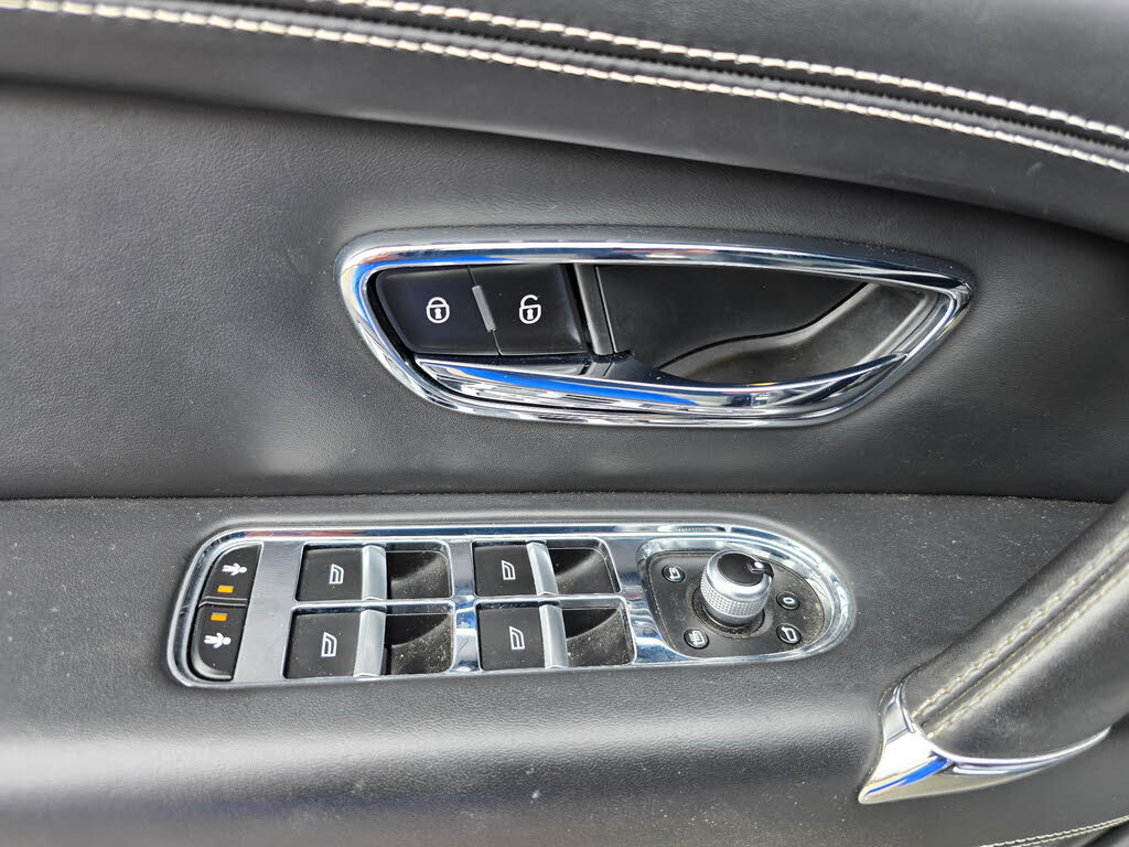 2018 Bentley Bentayga W12 Signature Edition AWD photo 17