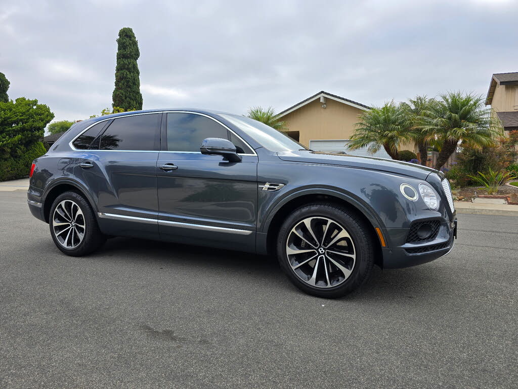 2018 Bentley Bentayga W12 Signature Edition AWD photo 3
