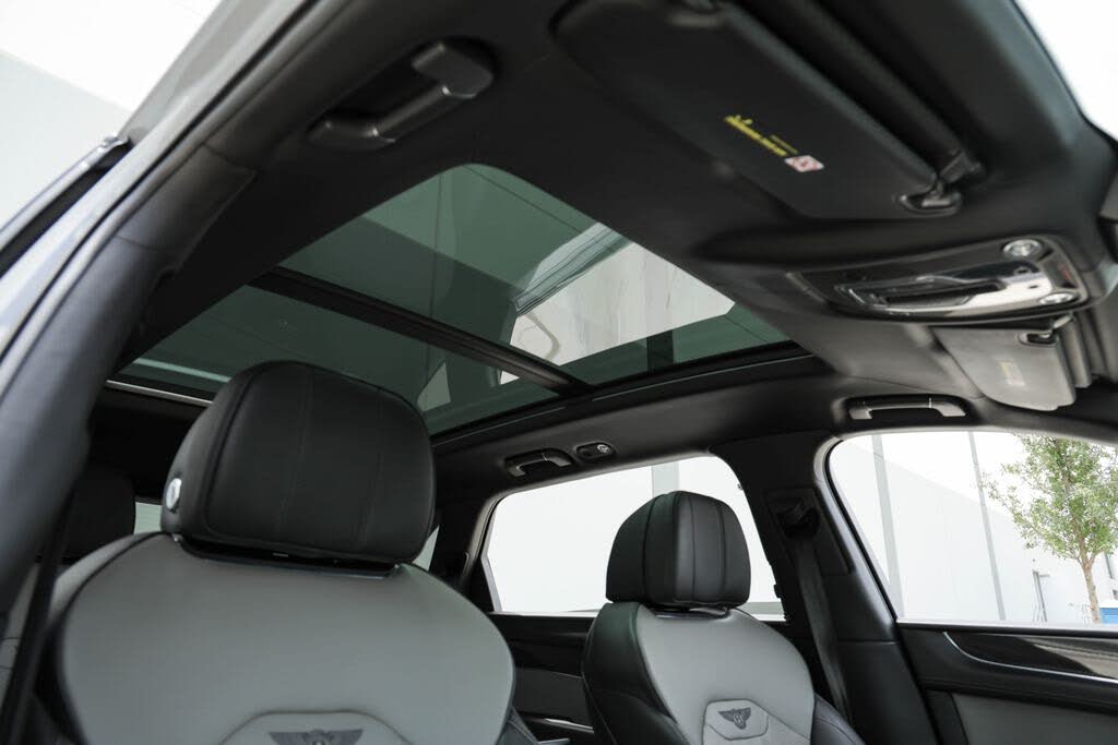 2023 Bentley Bentayga EWB Azure V8 AWD photo 23