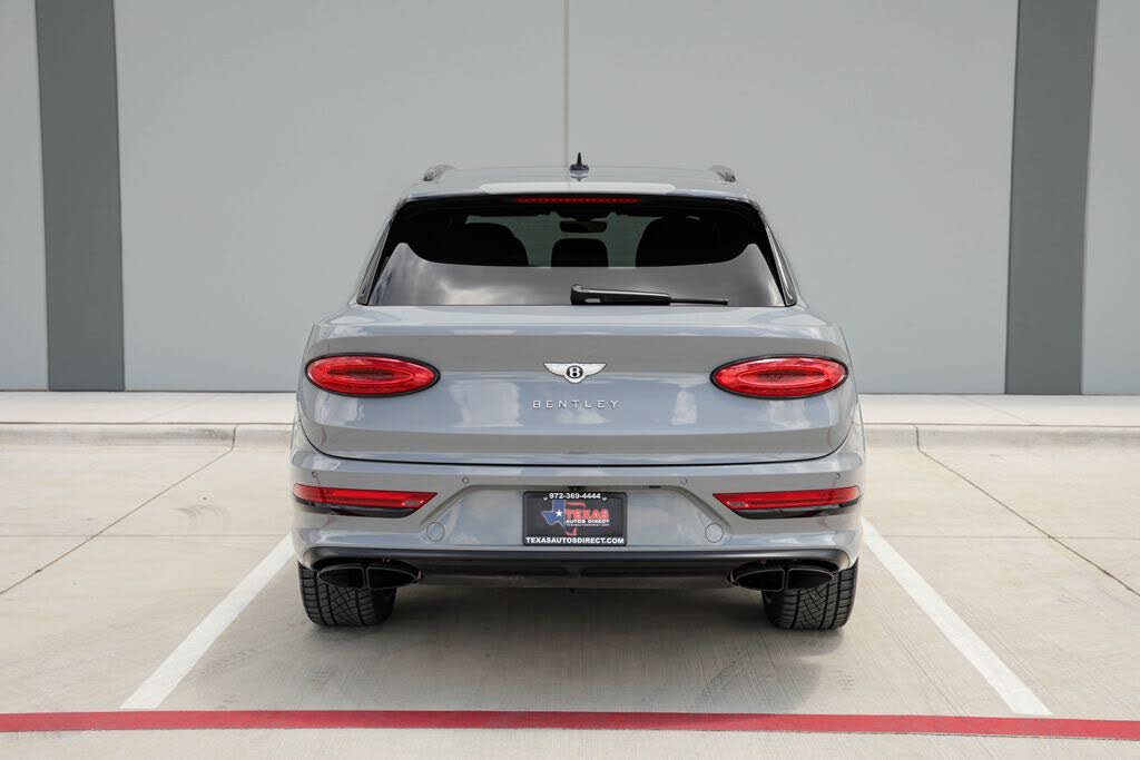 2023 Bentley Bentayga EWB Azure V8 AWD photo 6