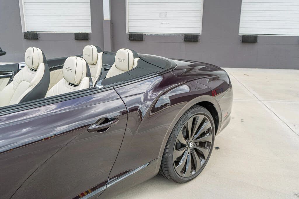 2024 Bentley Continental GTC V8 AWD photo 24