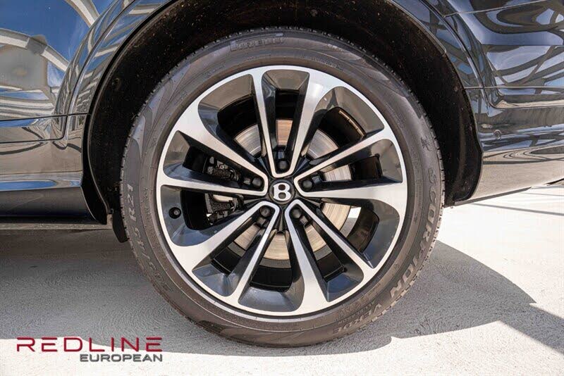 2023 Bentley Bentayga V8 AWD photo 11
