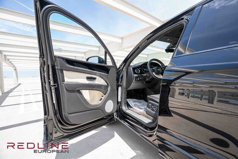 2023 Bentley Bentayga V8 AWD photo 12