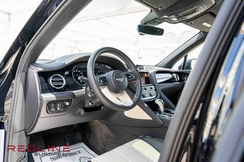 2023 Bentley Bentayga V8 AWD photo 13
