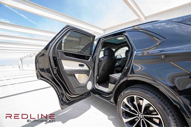 2023 Bentley Bentayga V8 AWD photo 16