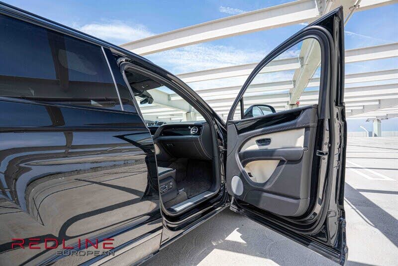 2023 Bentley Bentayga V8 AWD photo 23