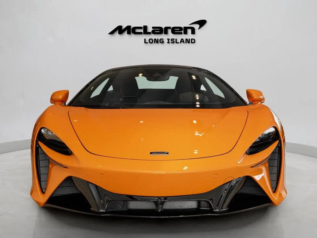 2026 McLaren Artura RWD photo 2