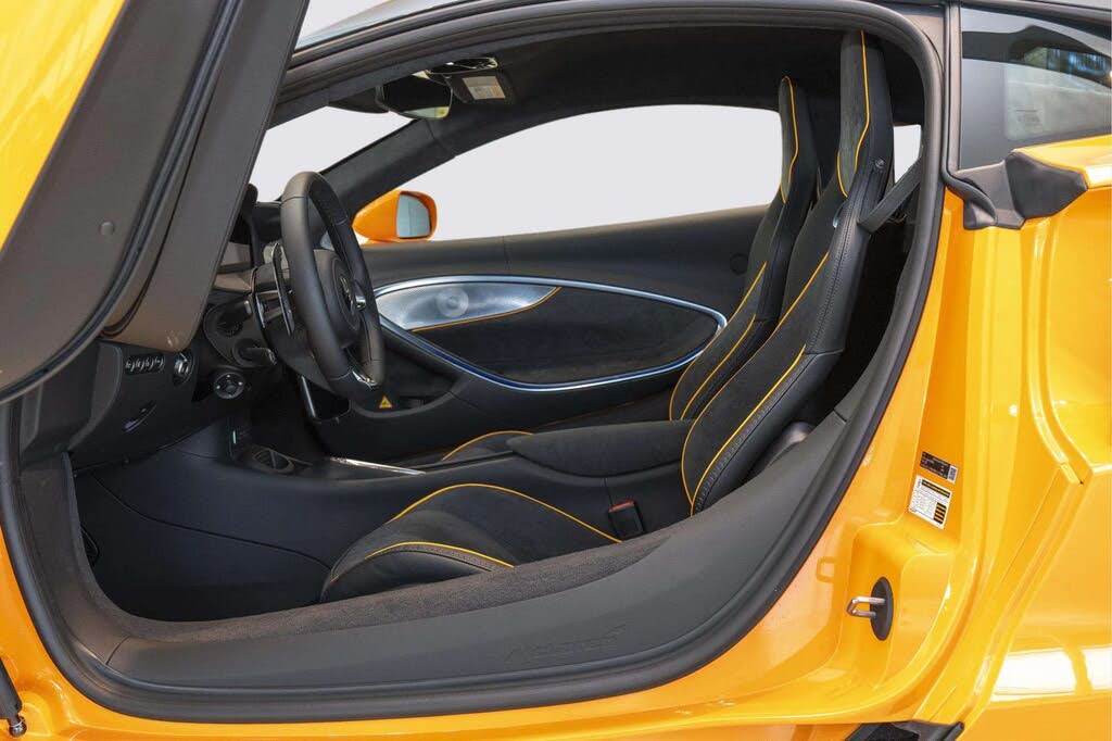 2026 McLaren Artura RWD photo 12