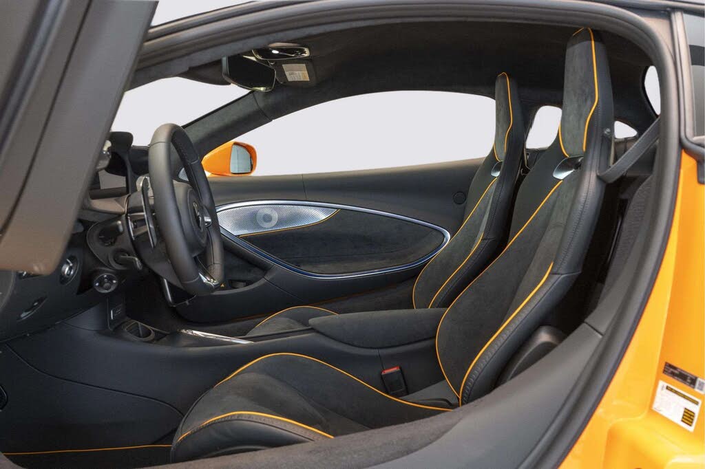 2026 McLaren Artura RWD photo 13