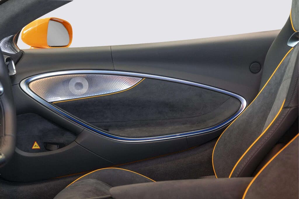 2026 McLaren Artura RWD photo 14