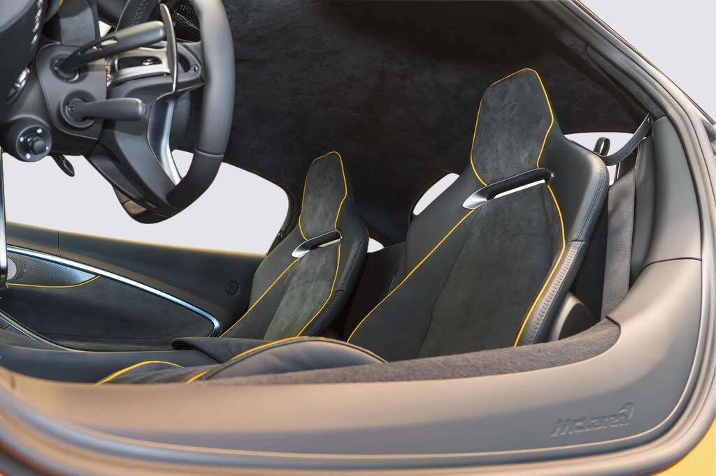 2026 McLaren Artura RWD photo 16