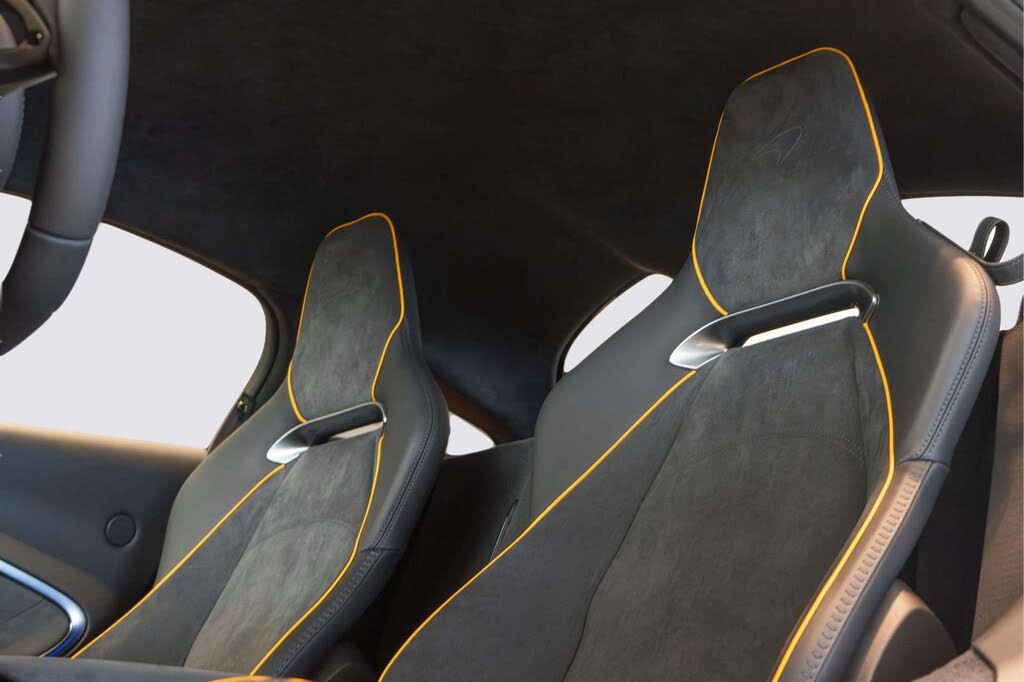 2026 McLaren Artura RWD photo 17