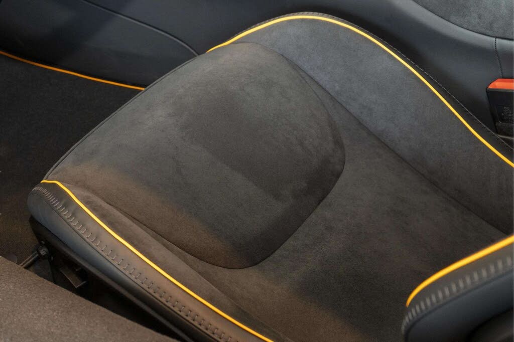 2026 McLaren Artura RWD photo 18