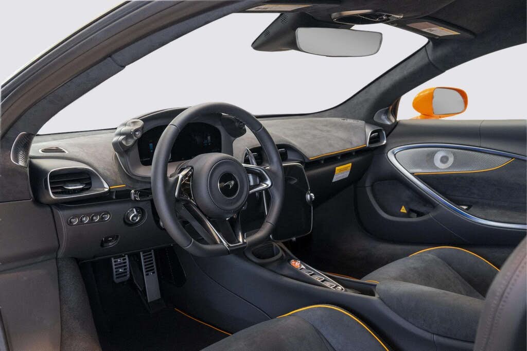 2026 McLaren Artura RWD photo 19