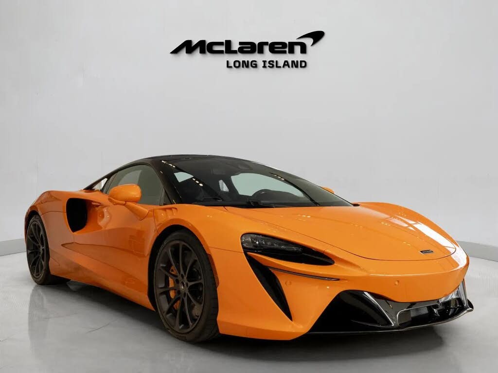 2026 McLaren Artura RWD photo 3