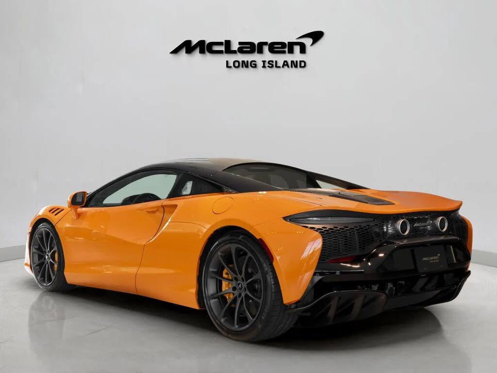 2026 McLaren Artura RWD photo 4