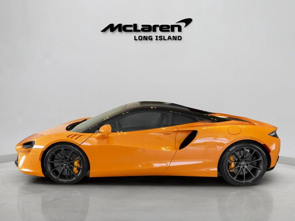 2026 McLaren Artura RWD photo 7