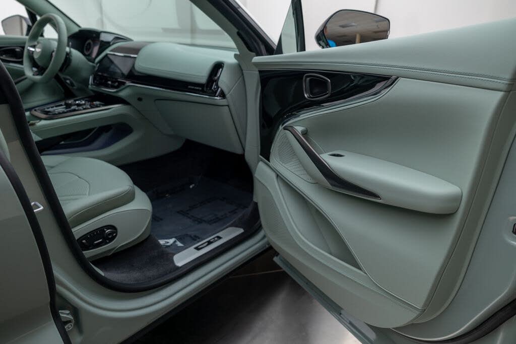 2026 Aston Martin DBX S AWD photo 23