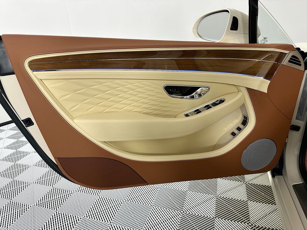 2026 Bentley Continental GTC Azure AWD photo 14